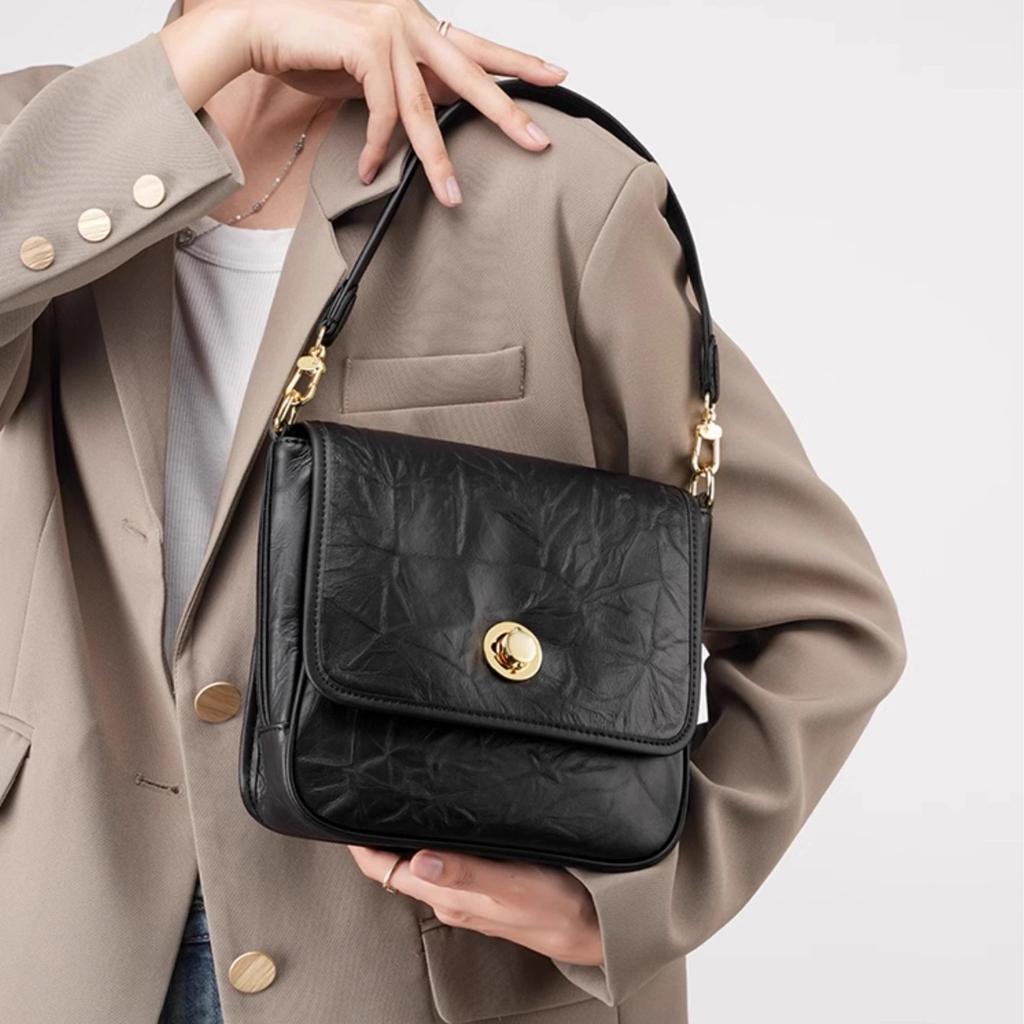 2026 new one-shoulder underarm bag, first-layer cowhide hand-scratched women's niche high-end pleated retro tote bag