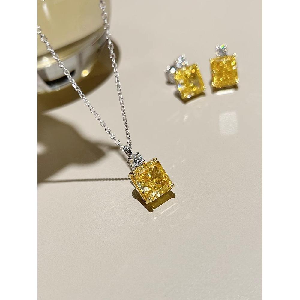 Elegant Women Jewelry Set Perfume Bottle Earrings High Carbon Diamond Necklace Ice Cut Pendant Gemstone Ring Luxury