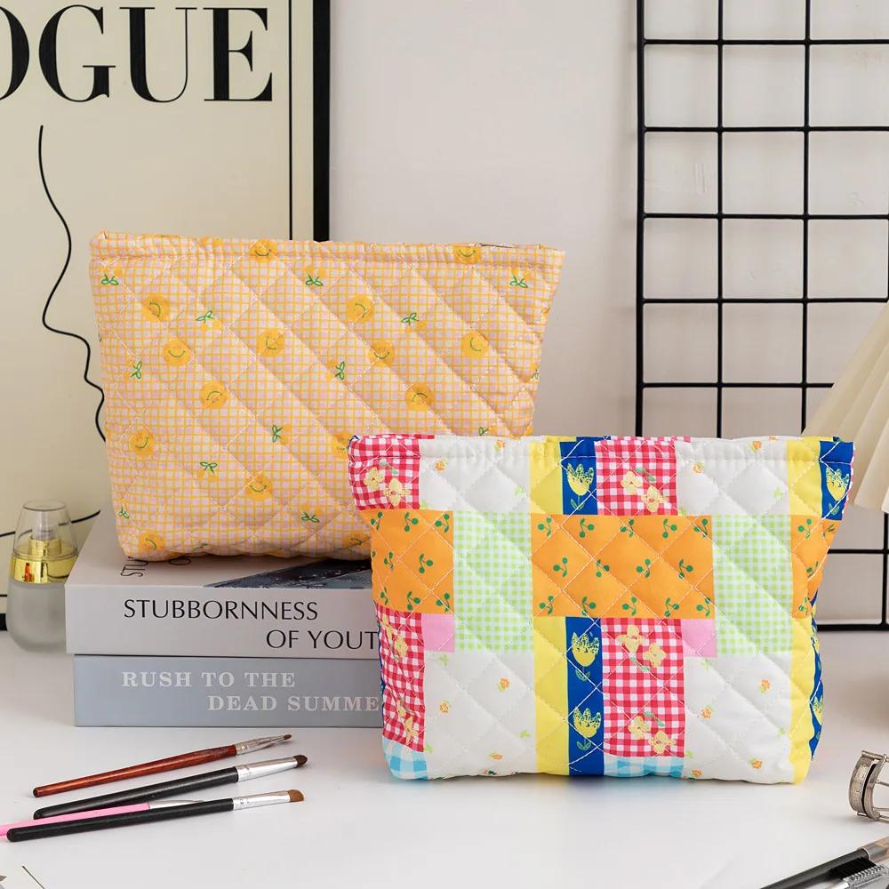 Girl Korean Style Large Capacity Cosmetic Bag Checkered Floral Cartoon Makeup Bags Women Clutch Bag Travel Cosmetic Organizer