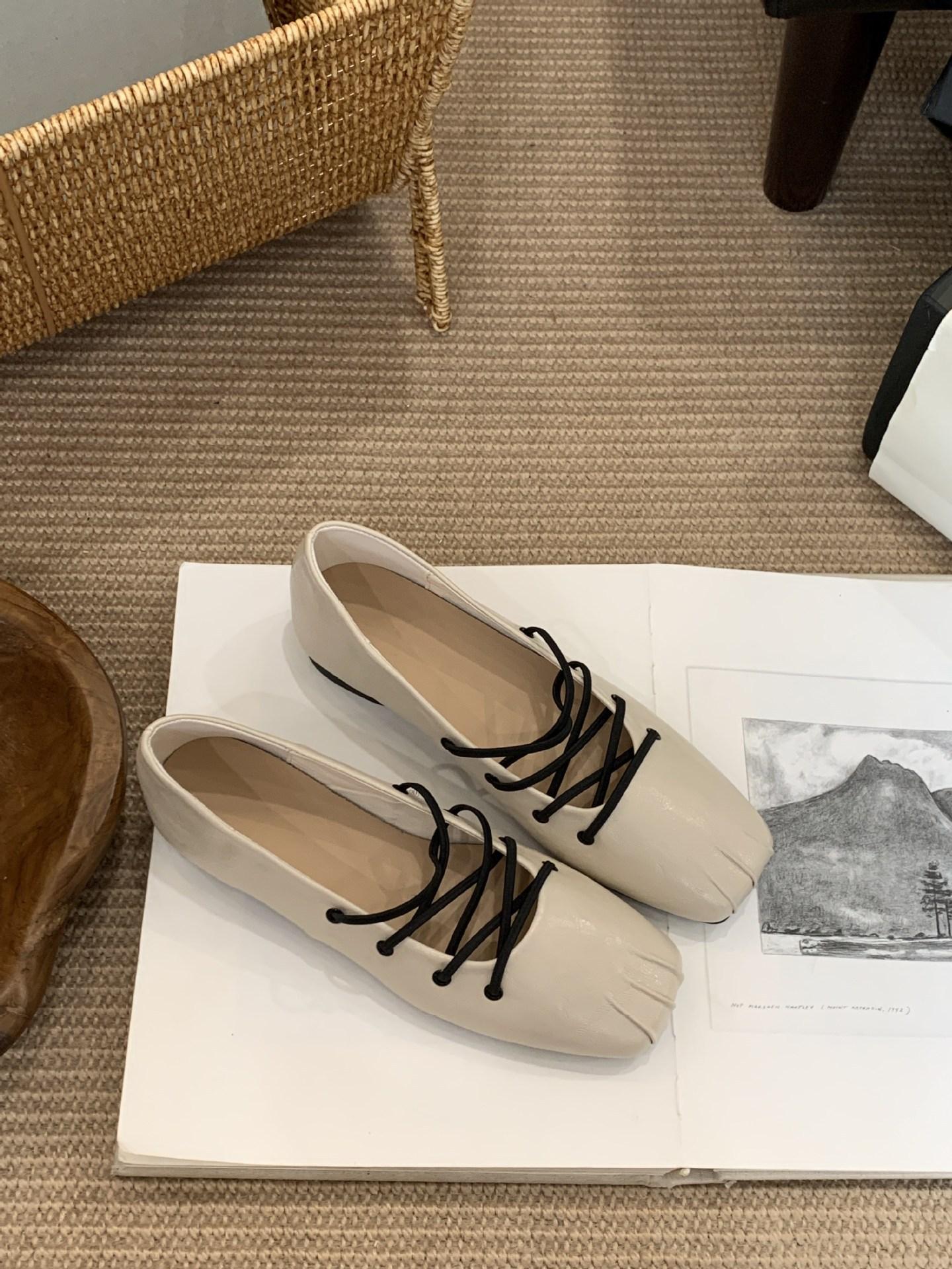 

Evening wind single shoes women s 2025 autumn new French cross ballet shoes Mary Jane square head gentle single shoes 39 бежевый