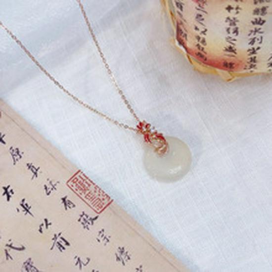Lotus Joy Koi Fish Peace Buckle Necklace: Women's Chinese-Style Retro Luxury Clavicle Chain.
