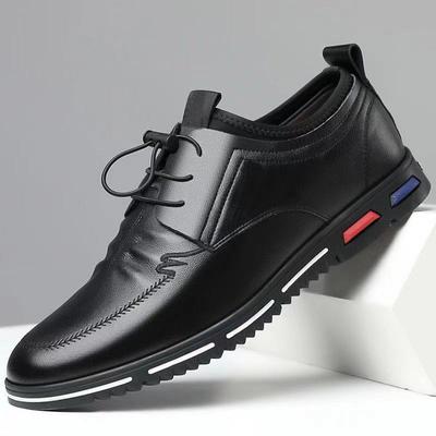 Lederschuhe Herren Schwarze Abendschuhe Frühling und Herbst Neue Freizeitschuhe Atmungsaktive und bequeme koreanische Lederschuhe