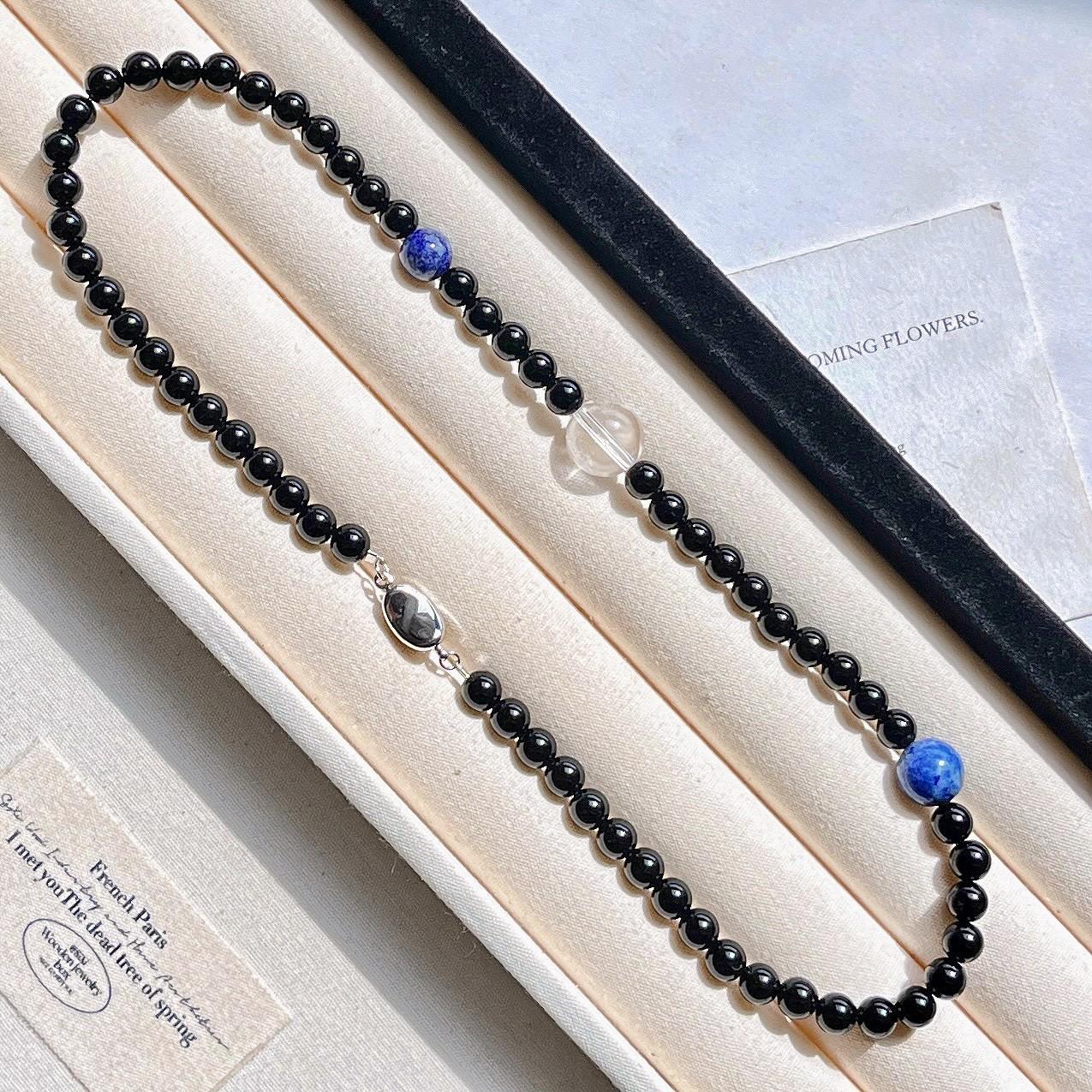 

Natural Black Agate Lapis Lazuli White Crystal Design Sense Necklace Collarbone Chain Sweater Chain