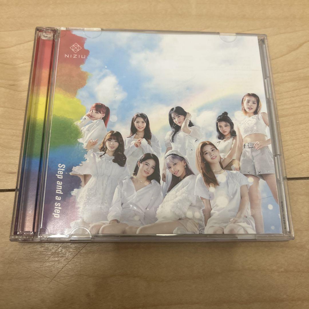 

[USED] NiziU Step and a step CD with trading card