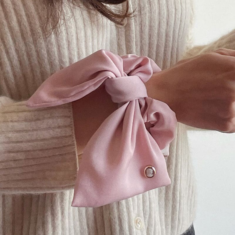 Oar Cameo Satin Ruffle Scrunchie [Pink]