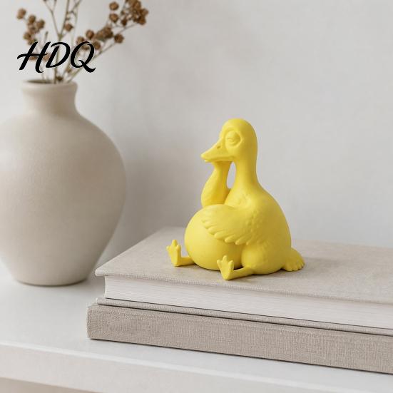 Cozy Cafe Window Displays Daydreaming Duck Figurine Minimalist Holding An Egg Sculpture Resin Matte Statues Animal Statue Creative Desktop