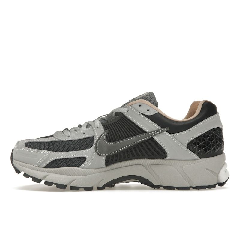 Nike Air Zoom Vomero 5 Dark Smoke Grey Vachetta Men Sneakers Light-Smoke-Grey Vachetta-Tan Summit-White HV5982-001