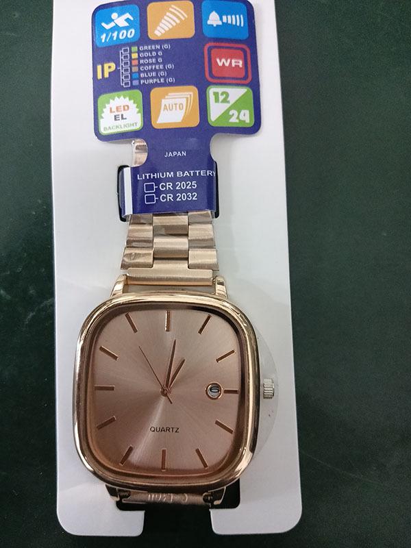 Montre à quartz A130 avec bracelet en acier