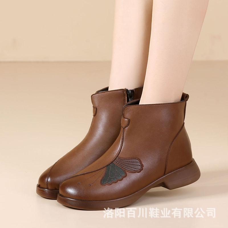 

Martin boots short leather boots women s 2024 cotton shoes winter velvet thickened warm Korean version side zipper middle-aged and elderly mother sho 41
