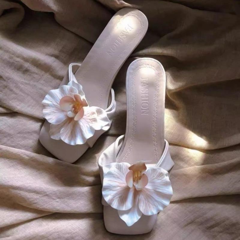 Marken Damen Sandalen 2026 Sommer Neu Elegante Blumen Sandalen Lässige Modische Außenbekleidung High Heels Schuhe Damen Pantoletten Damen