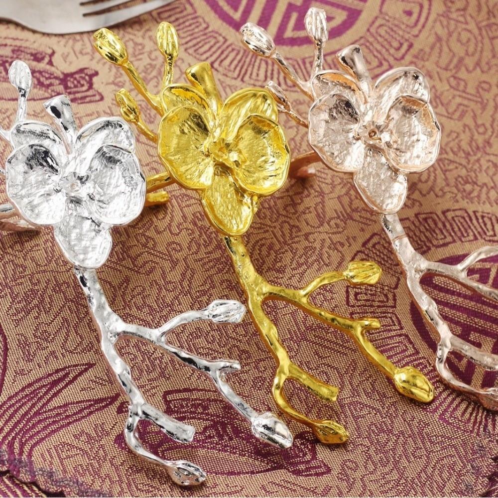 2PCS Gold/Silver Napkin Buckle Luxury Serviette Ring Plum Blossom Napkin Ring  Banquet