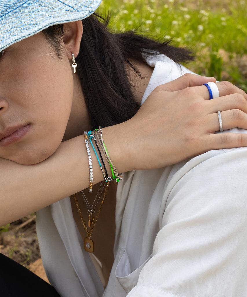 Begins Larin Single String Bracelet Apple Dot