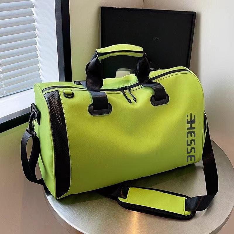 Short Trip Bag Large Capacity Handbag Big Travel Handbag Dry and Wet Separation Sports Cycling Storage Bag