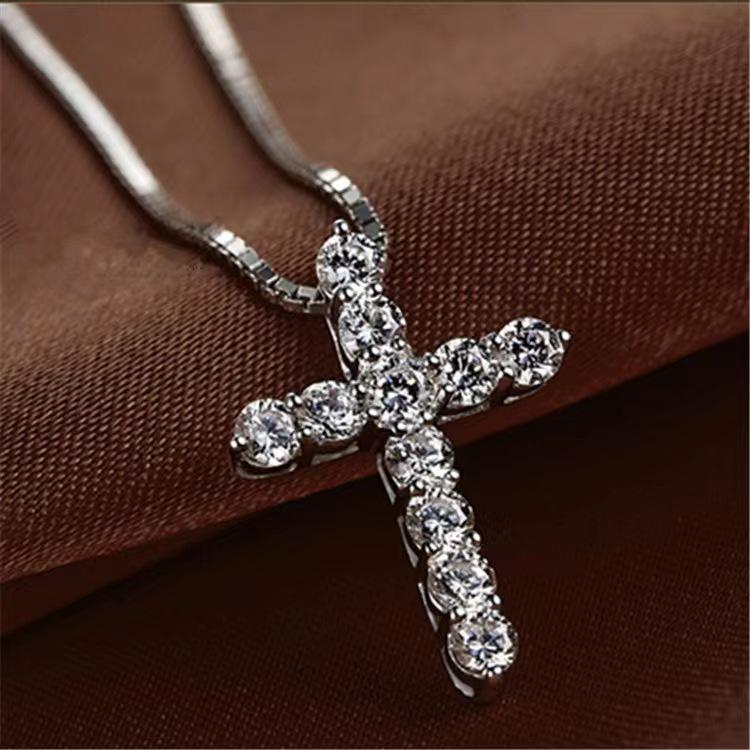 Unisex Cross Necklace with Full Diamond Pendant - Elegant and Versatile Clavicle Chain
