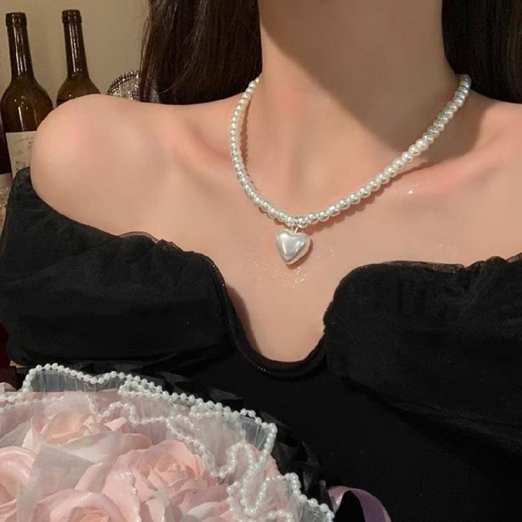 Elegant Faux Pearls Necklace Elegant  Lovely Heart Pendant Neckchain