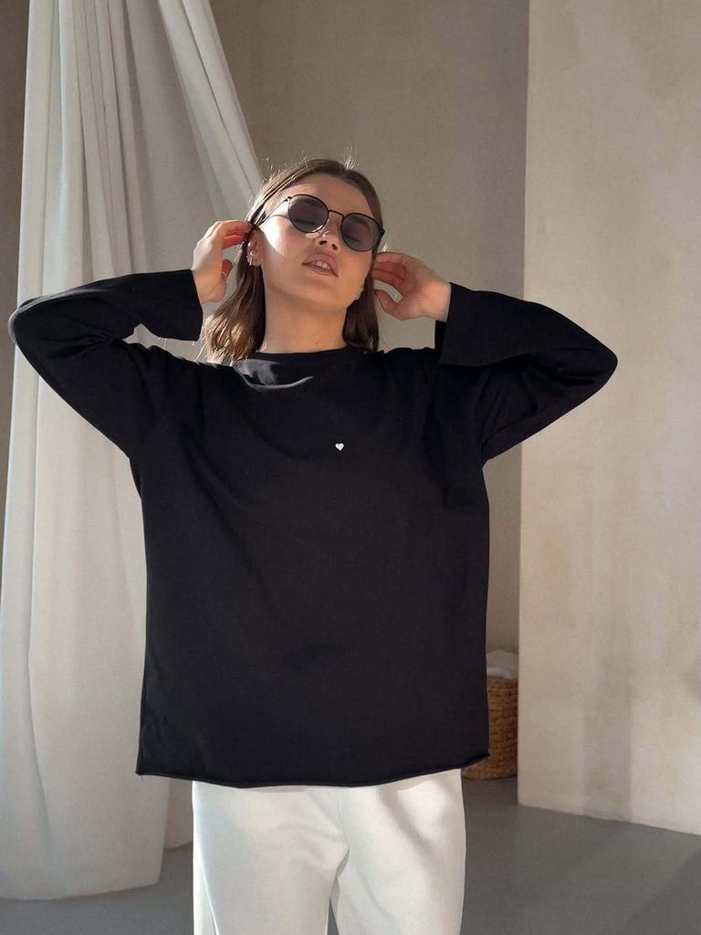 Unisex Heart Print Logo Casual Loose Long Sleeve T-shirt for Early Spring