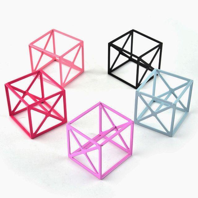 Miumi - Geometric Alloy Makeup Sponge Holder Black