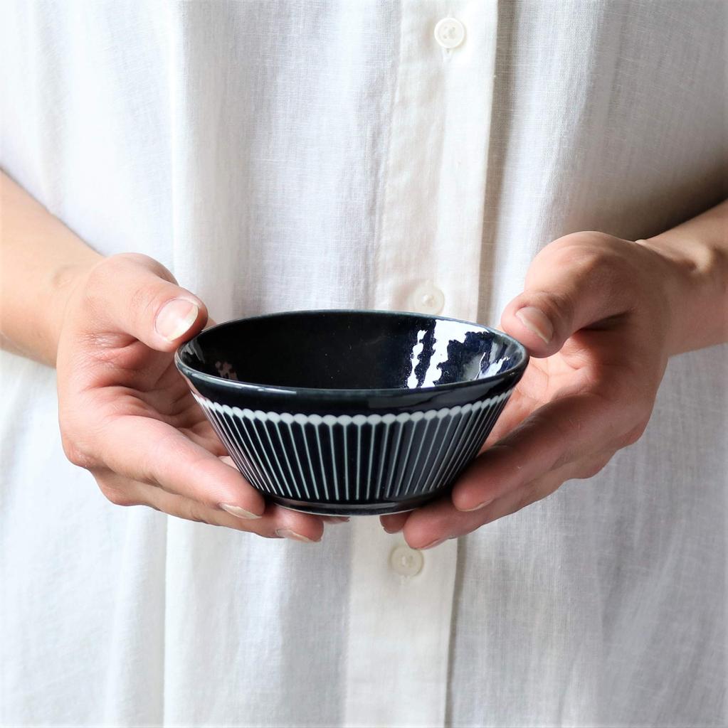 Minoru Pottery Mino Ware Albee 105-Pack Bowl Set (2 Colors, Navy and Beige) with Lids