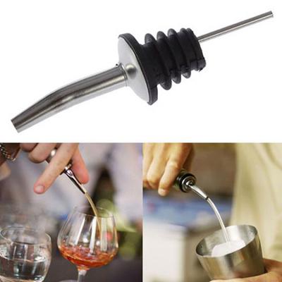 Versatore per liquore con beccuccio