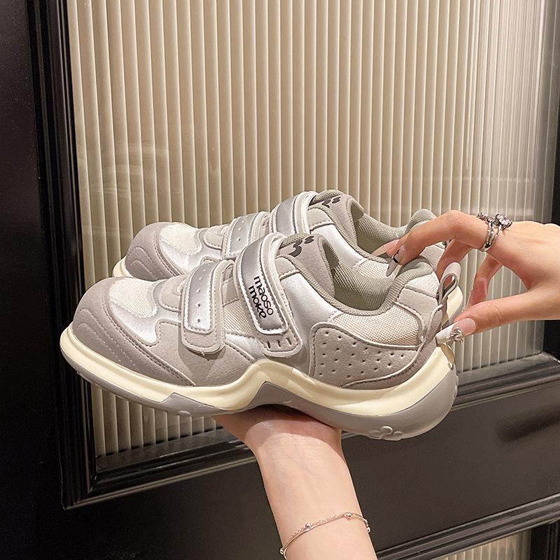Wanderschuhe Damen Frühjahr 2025 neue Klettverschluss Plateau-Sneaker Mode niedliche Krallenschuhe vielseitige Freizeitschuhe