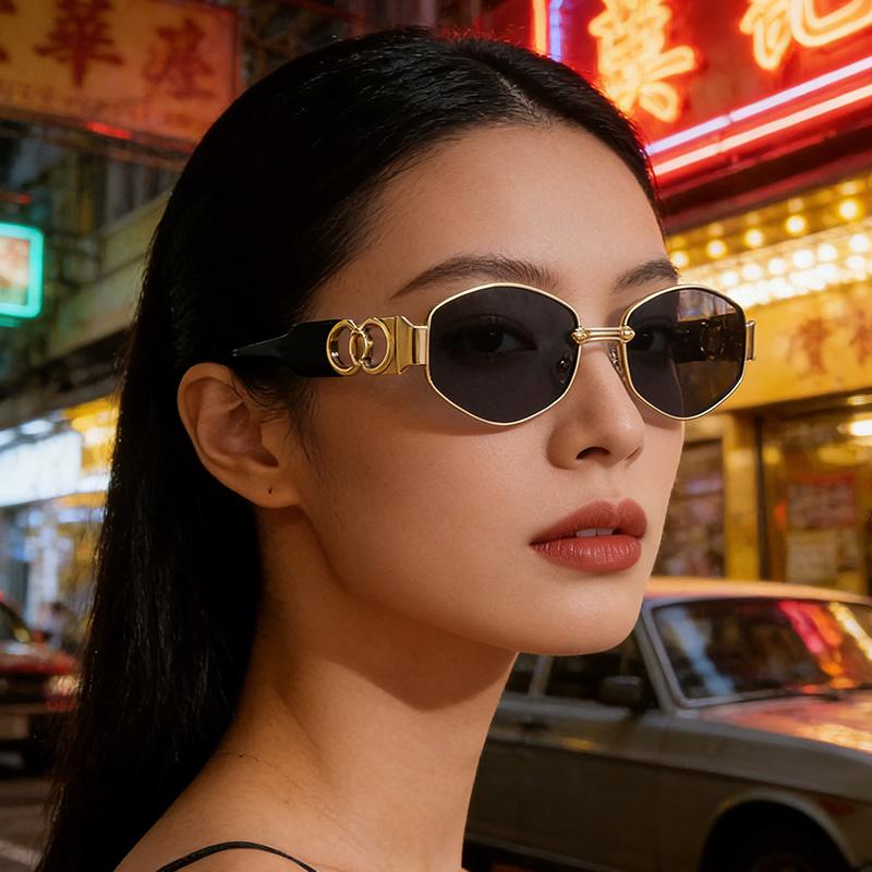 Retro Metal Oval Glasses for Men and Women Fashion High-end Trend Sun Protection Sunshade Outdoor Sunscreen  Eyewear