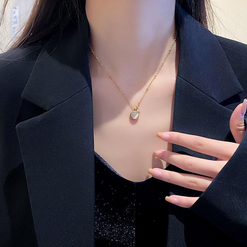 Damski naszyjnik z wisiorkiem z kamienia kociego oka ze znakiem Fu ze stali tytanowej - Wszechstronny łańcuszek na obojczyk, Dwa style