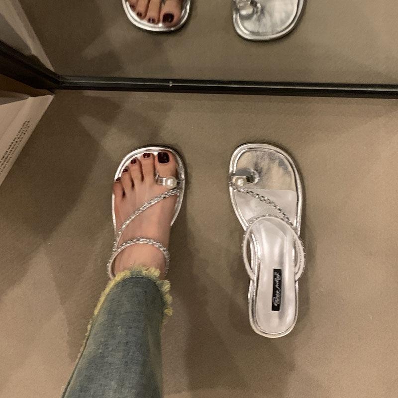

Rhinestone vacation toe sandals with skirt women s outer wear 2025 new fairy style thick heel set toe pearl cool slippers 39 серебряный