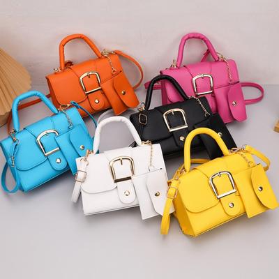 Bonbonfarbe 2024 Sommer neues Modell, schlicht und retro, trendige Umhängetasche, tragbare kleine quadratische Tasche für eine Schulter, Damentasche