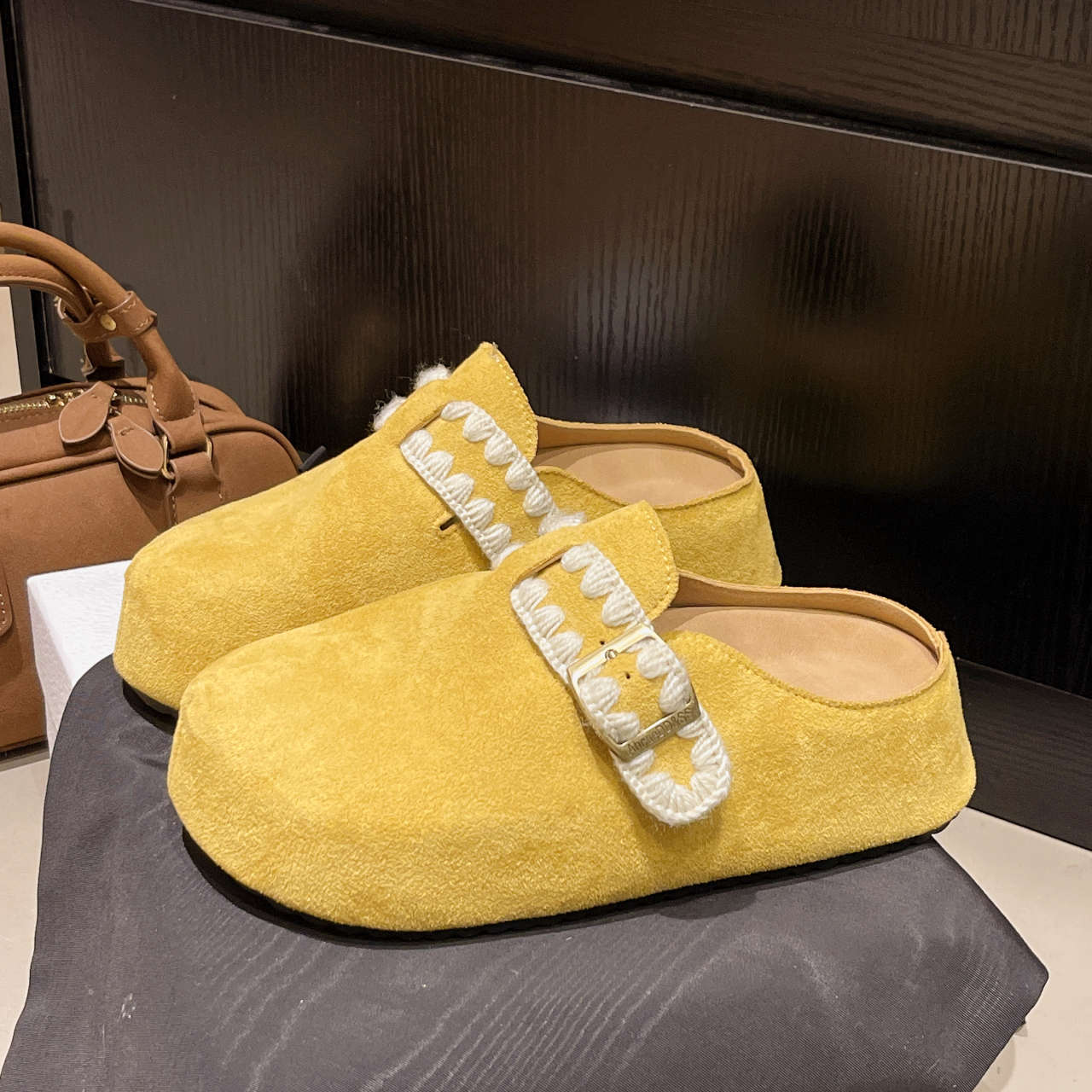 

Ретро туфли на толстой подошве с внутренней платформой, полушлепанцы с закрытым носком, женская весенняя верхняя одежда, новая коллекция 2025, одинарные туфли 40