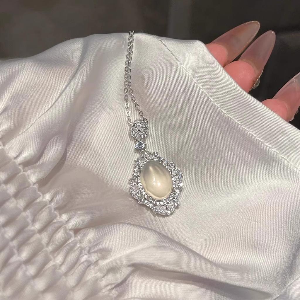 High Ice Chalcedony Pendant Necklace Agate Oval Inlaid Long National Style Alice Clavicle Chain