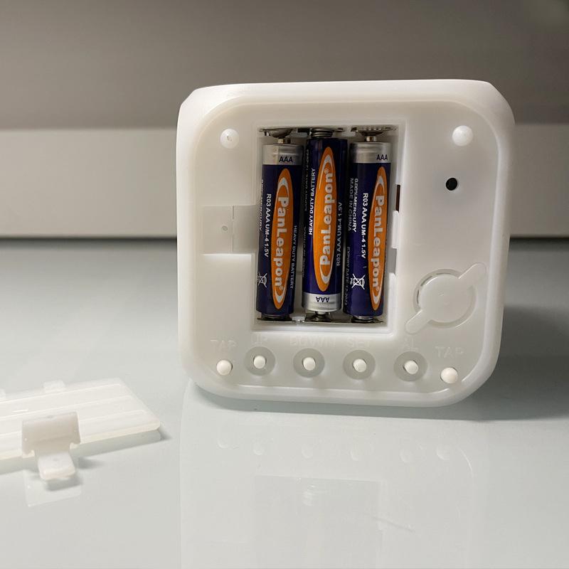 1 Stück Rand kreative LED bunte farbwechselnde quadratische Uhr, Studenten Kinder Temperatur leuchtender elektronischer Wecker bunte Uhr