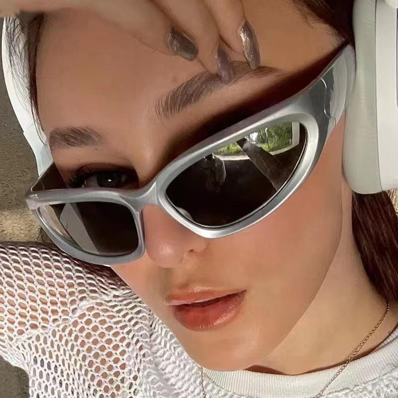 Lunettes de soleil futuristes Cyberpunk à monture étroite: Style Sportif Millennial Y2K avec Protection Solaire Européenne et Américaine