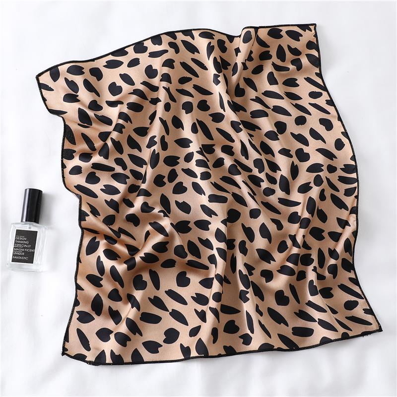 Frauen Mode Kleine Satin Seide Schal Platz Wrap Weibliche Taschentuch Hals Kragen Krawatte Schals Tücher YSX