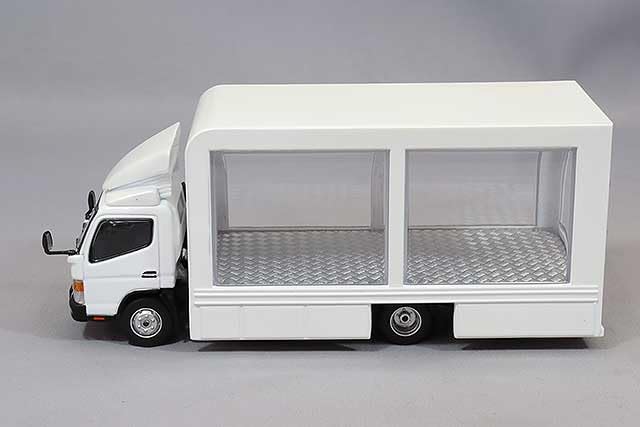 Tarmac Mitsubishi Fuso FUSO Canter Display Truck 1/64