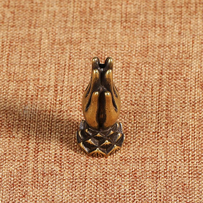 Retro Antique Handmade Brass Buddhism Praying Buddha Hand with Lotus Base Copper Desk Decor Mini Hand Pray Figurines Home Decor