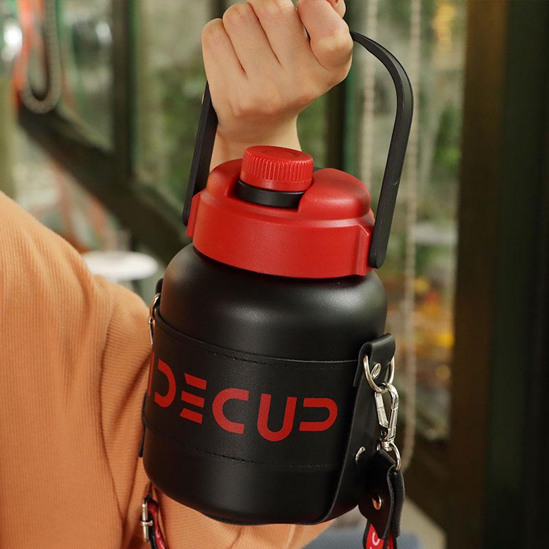 Large Capacity Insulated Crossbody Water Bottle for Girls - Portable, Handheld, with Straw