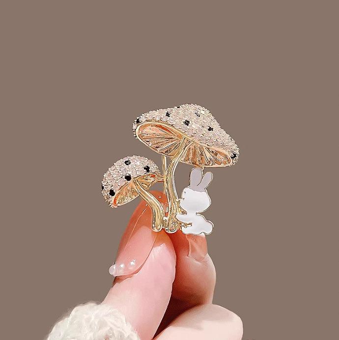 

Vintage Chinese Pearl Mushroom Floral Brooch