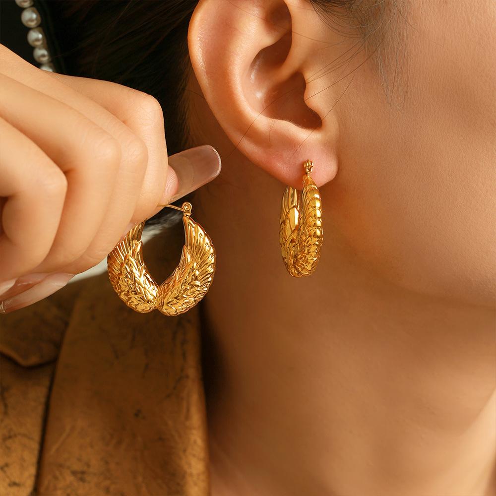 Fashion Sense Wing Feather Pattern Earrings Retro Personality Design Titanium Steel Plated 18K Real Gold Women'S Jewelry