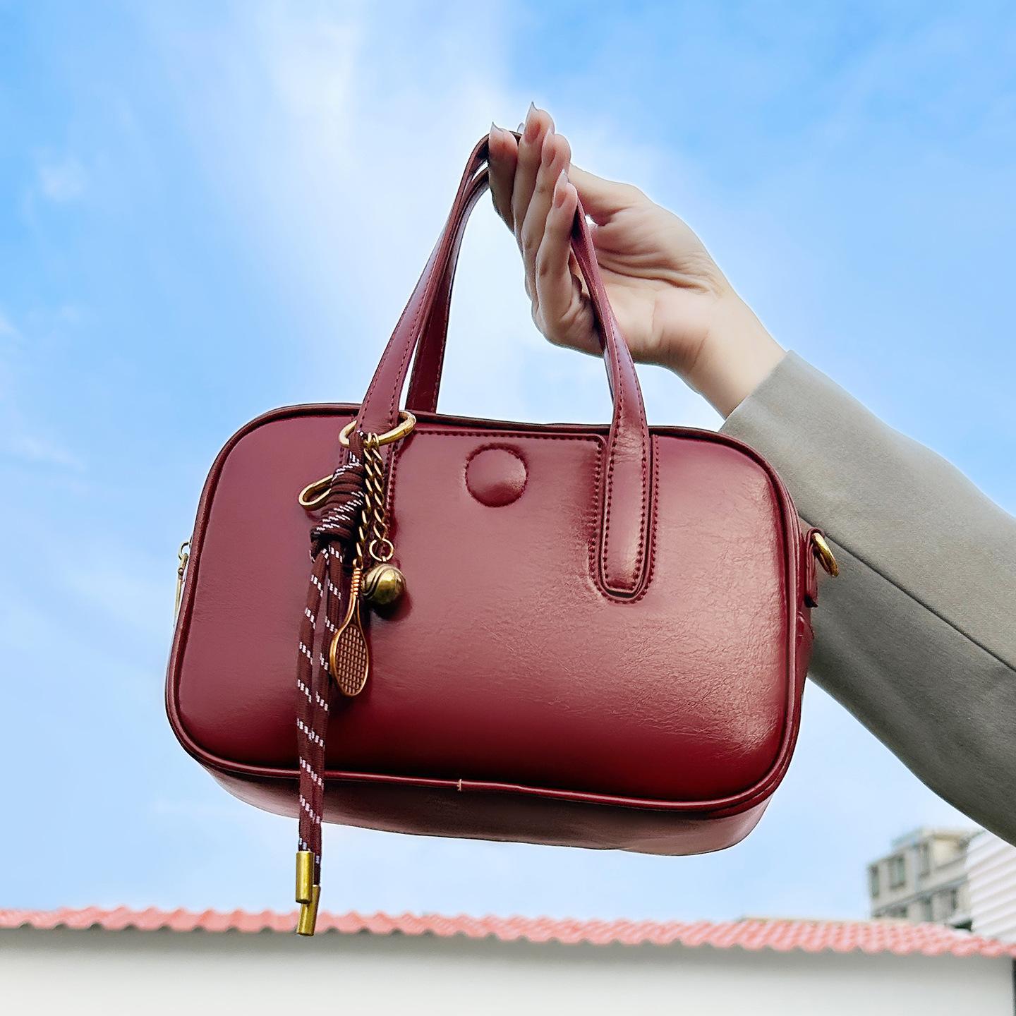 

Premium sense 2025 new women s red wedding bag bridal bag niche design one shoulder crossbody handbag mother bag