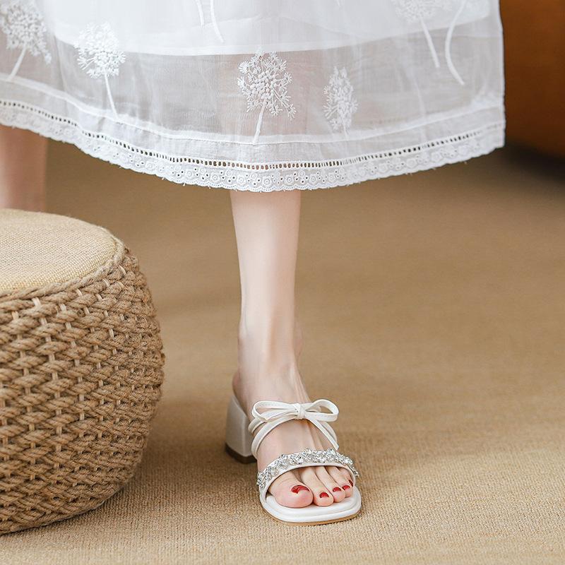 

Silver sandals women s new one-word cold slippers with bow, thick high heels are fashionable 40 абрикосовий