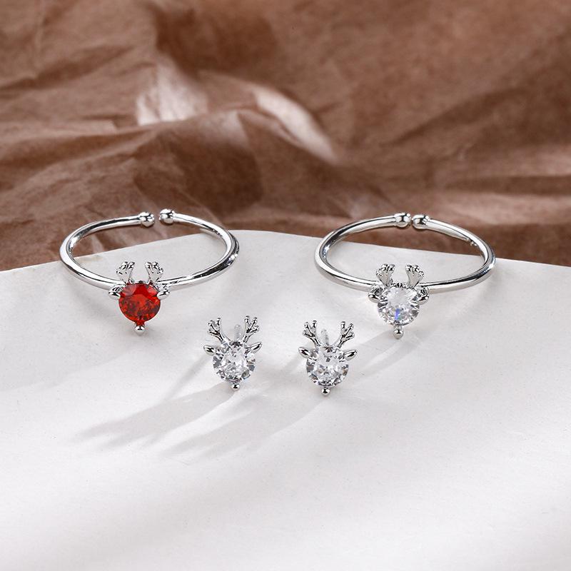 Prsten se zirkony ve tvaru srdce a sobího parohu: Vánoční dárek ve stylu Mori pro studenty