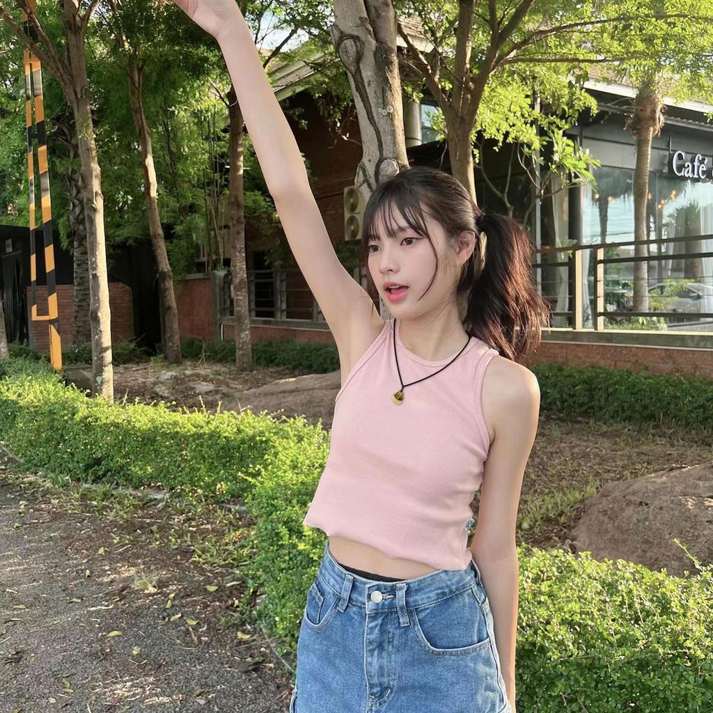 Elegant Metal Bean Shaped Necklace Geometric Pendant Neckchain Stylish Accessory for Fashion Forward Individuals