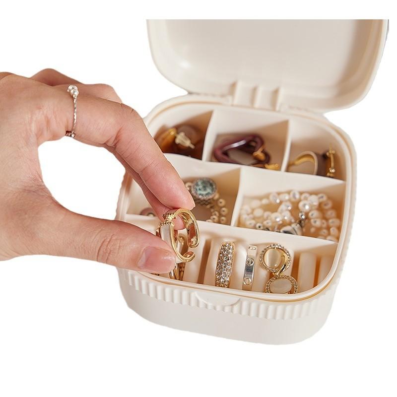 Portable Jewelry Storage Box Exquisite Cosmetics Organizing Box Jewelry and Jewelry Dust-proof StrapJewelry Box