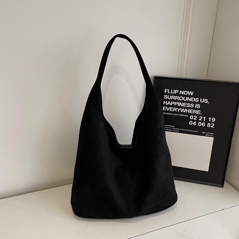 Korean Version of Matte Portable Tote Bag for Women's 2025 Autumn New Commuter High-value Fashionable Retro Underarm Shoulder Bag
