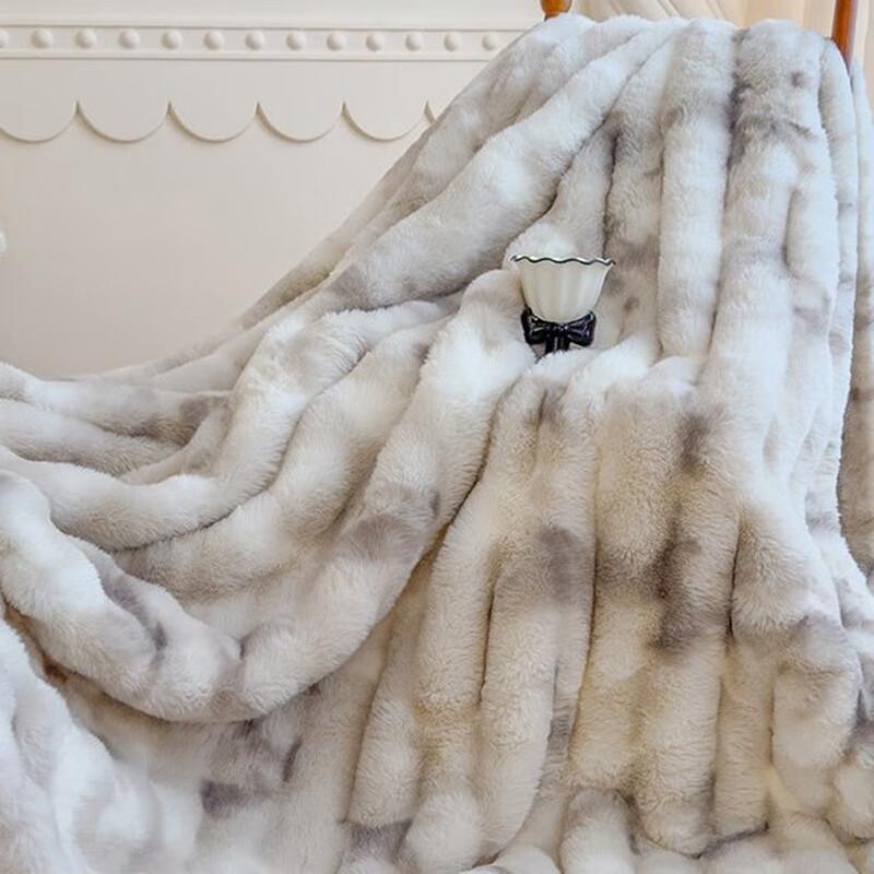 OEING Nordic Style Faux Rabbit Velvet Blanket