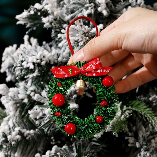 Vánoční věnec dekorace mini věnec s mašlí a zvonkem umělý zelený věnec na stromek dveře zeď sváteční domácí dekorace