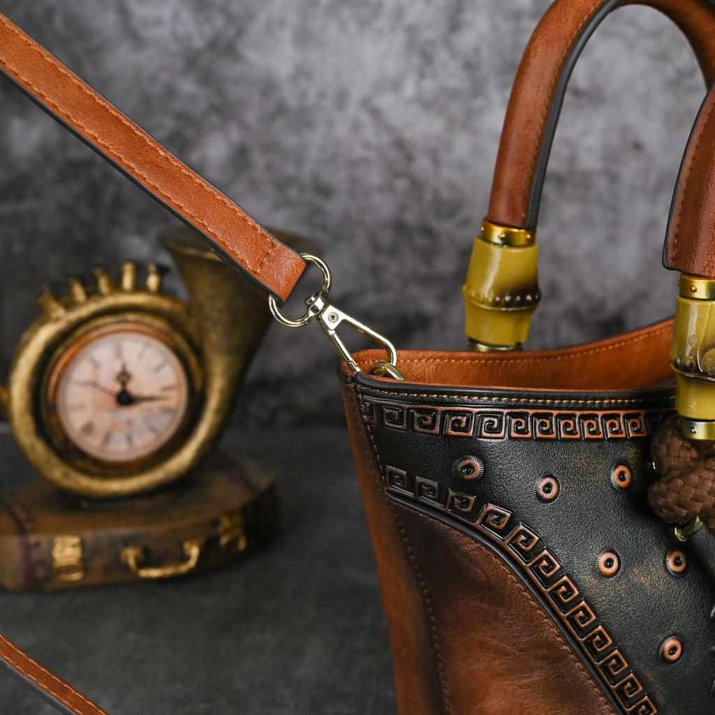 Johnature Retro geprägte Lederhandtasche Damentasche Fortschrittliche vielseitige Umhängetasche mit großer Kapazität