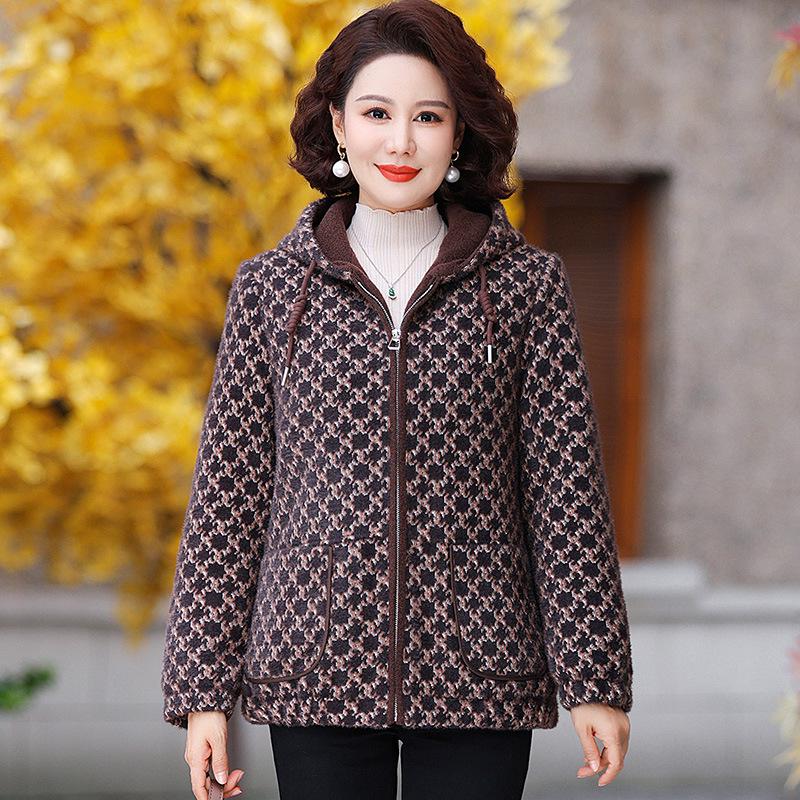 Mom's 2025 Winter Coat: New Velvet Cotton Jacket with Added Fleece for Middle-Aged and Elderly Women