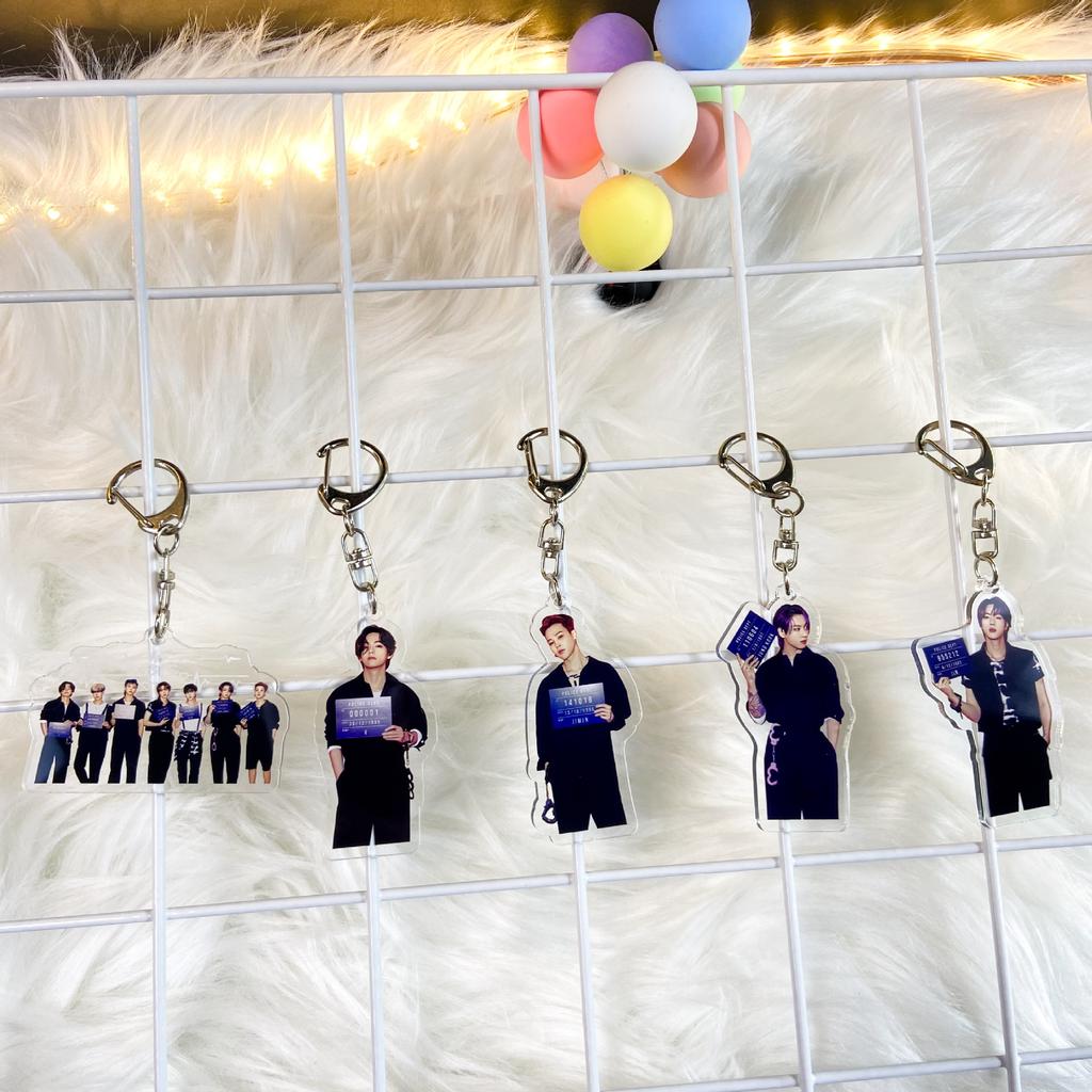 BTS Funny Cartoon Acrylic Keychain, Bangtan Boys Member Face with Cute Outfit Keyring, Kpop Idol Bag Pendant for ARMY Fans