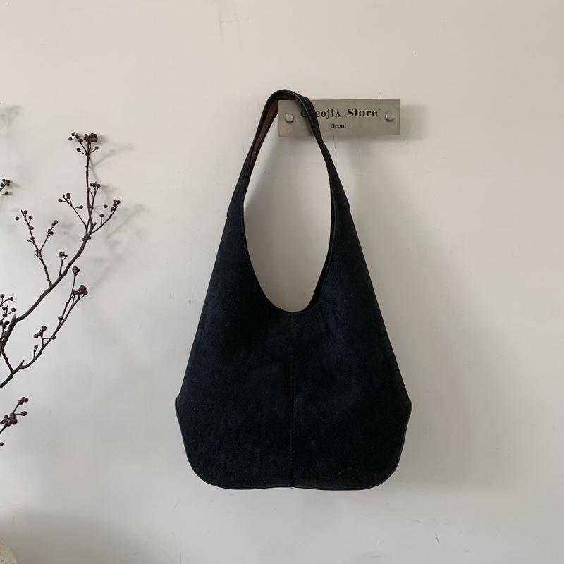 

2026 Korean-style Suede Underarm Bag Trendy Ins Fashi Women s Tote Dumpling Bag Casual Large-capacity Shoulder Bags чёрный